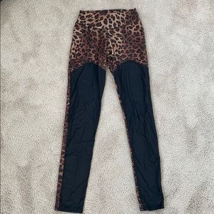 Leopard print leggings